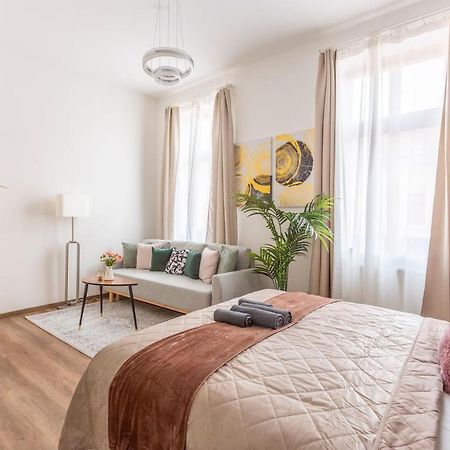 Explore Budapest From A Luxurious Cozy Apartment Exteriör bild