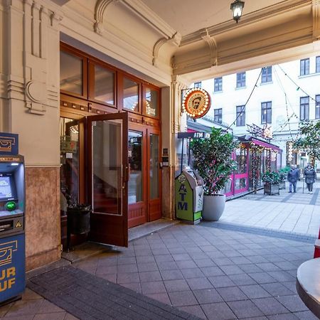 Explore Budapest From A Luxurious Cozy Apartment Exteriör bild