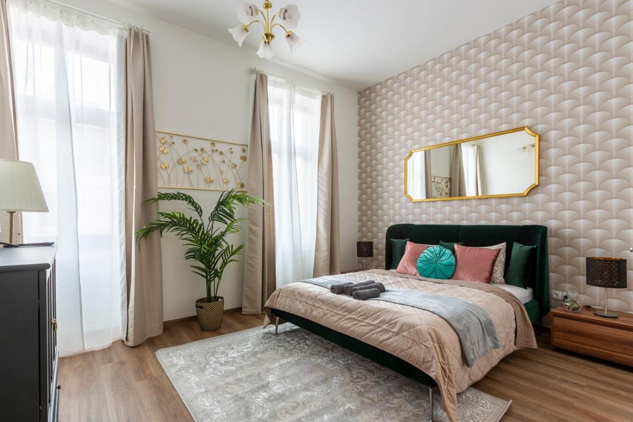 Explore Budapest From A Luxurious Cozy Apartment Exteriör bild