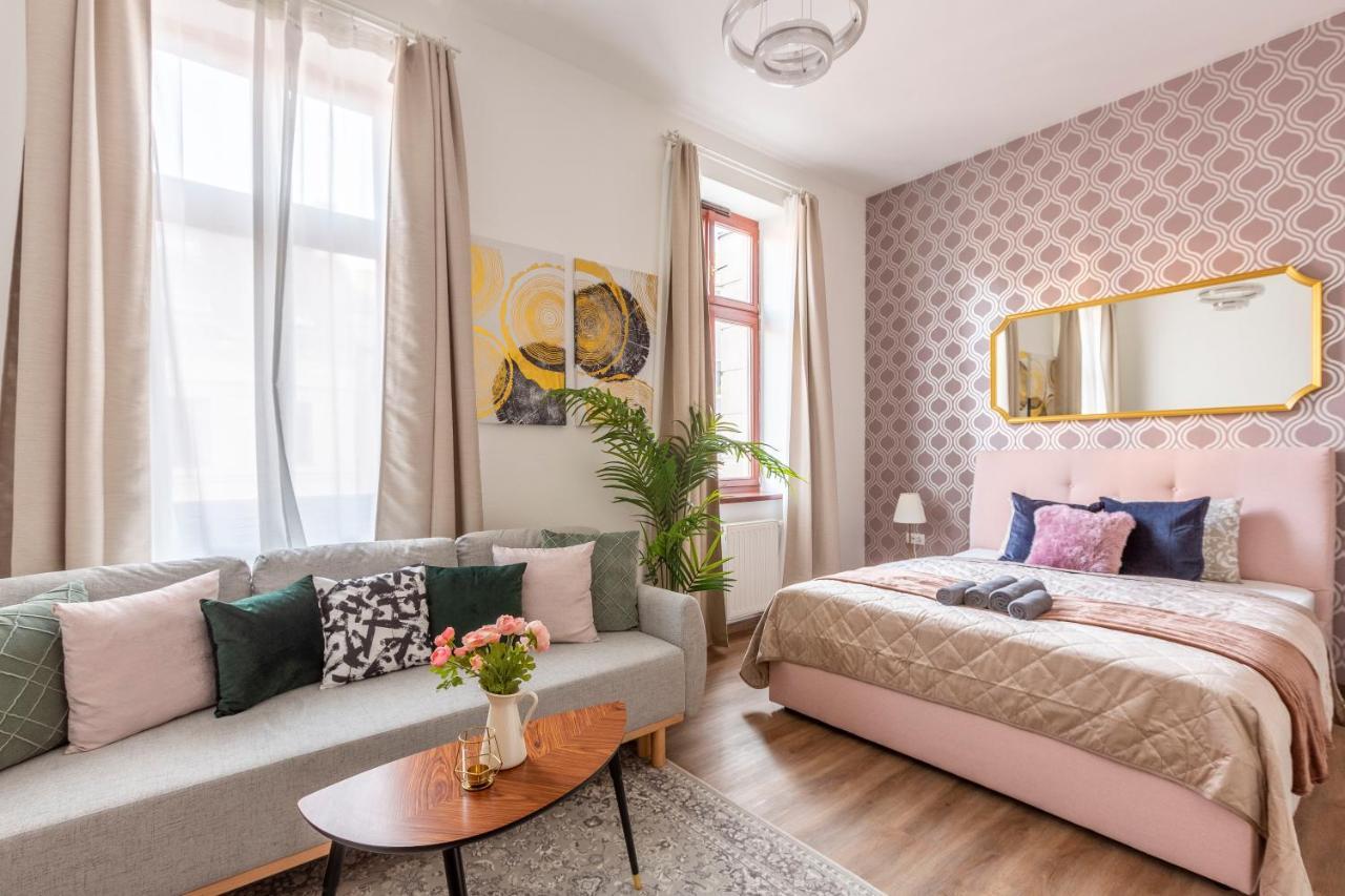Explore Budapest From A Luxurious Cozy Apartment Exteriör bild