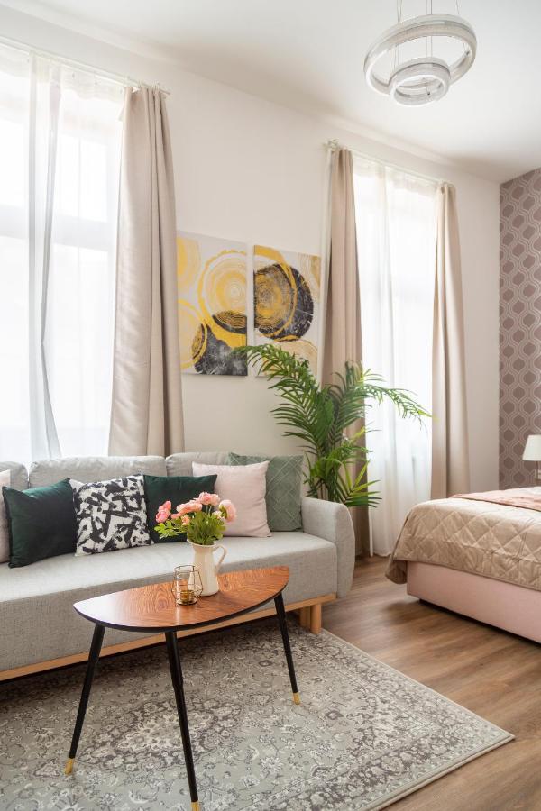 Explore Budapest From A Luxurious Cozy Apartment Exteriör bild