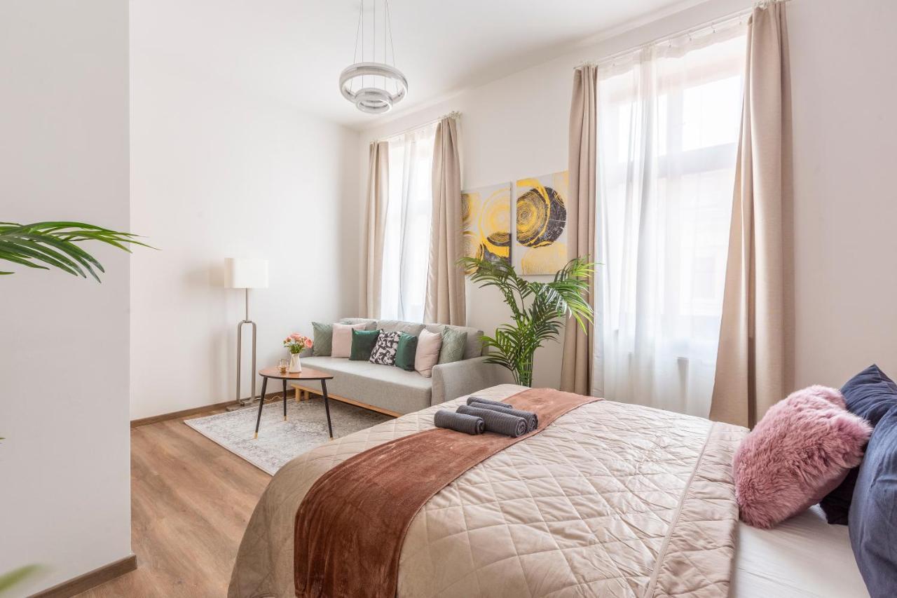 Explore Budapest From A Luxurious Cozy Apartment Exteriör bild